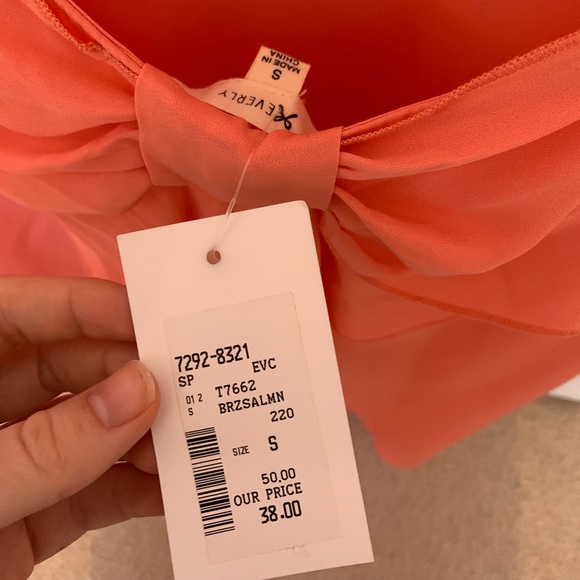 NWT! ivy & leo top with bow on back - Picture 3 of 4